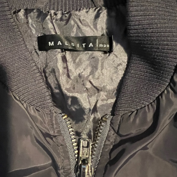 Maldita man - Picture 3 of 4